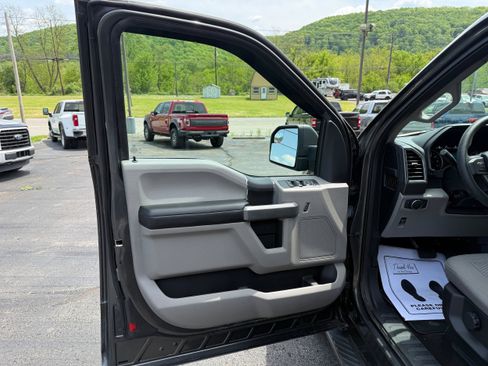 Used 2018 Ford F150 XLT AWD/4WD image 8