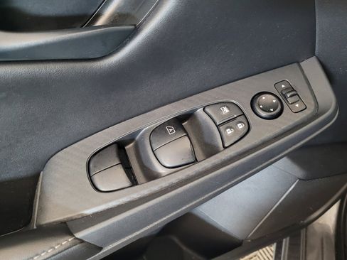 Used 2025 Nissan Sentra S FWD image 27