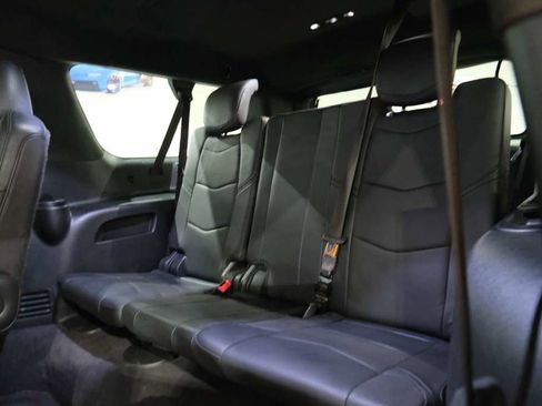 Used 2020 Cadillac Escalade ESV Platinum AWD/4WD image 25