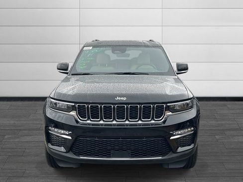 New 2025 Jeep Grand Cherokee Limited w/ MOPAR Finishing Package AWD/4WD image 8
