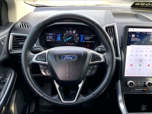 Certified 2023 Ford Edge Titanium AWD/4WD image 6