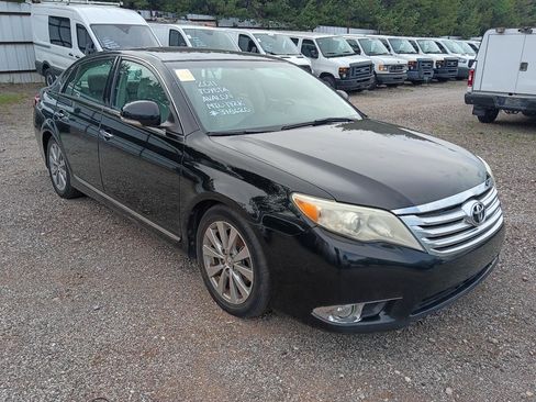 Used 2011 Toyota Avalon Limited FWD image 3