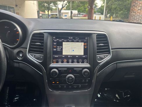 Used 2018 Jeep Grand Cherokee Limited RWD image 12