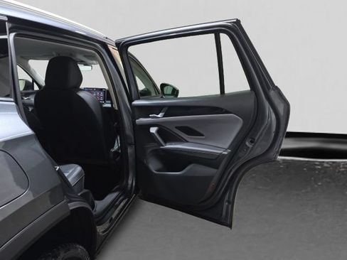 Certified 2025 Volkswagen Tiguan SE AWD/4WD image 30