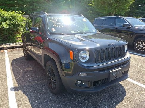 Used 2017 Jeep Renegade Altitude AWD/4WD image 3