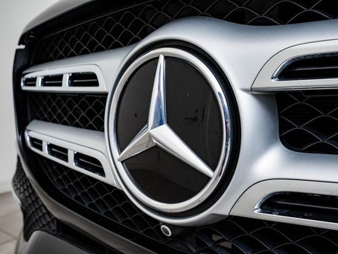 Used 2020 Mercedes-Benz GLS 450 4MATIC image 3