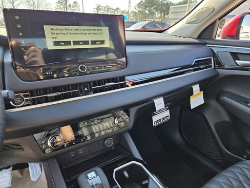 New 2026 Mitsubishi Outlander SEL image 13