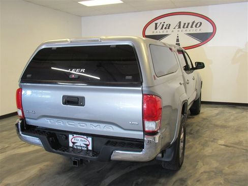 Used 2016 Toyota Tacoma SR5 image 8