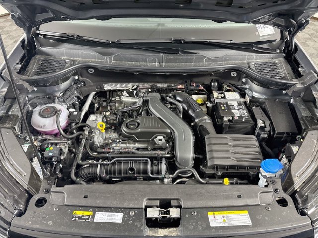 Certified 2025 Volkswagen Taos SE AWD/4WD image 31