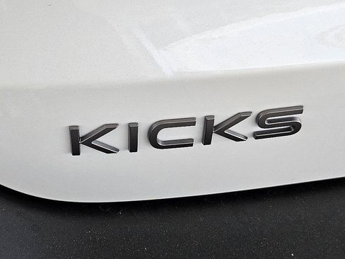 New 2026 Nissan Kicks SR w/ Cold Weather Package image 12