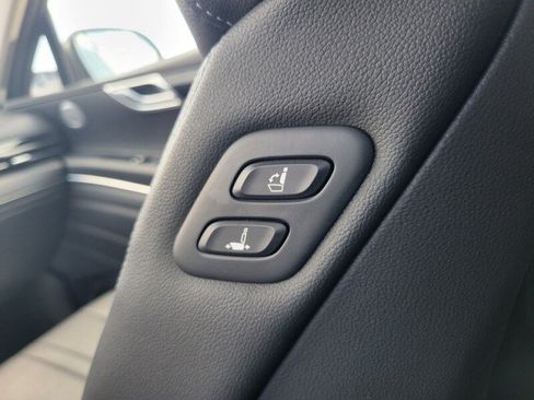 Used 2025 Genesis GV80 2.5T Standard AWD/4WD image 30