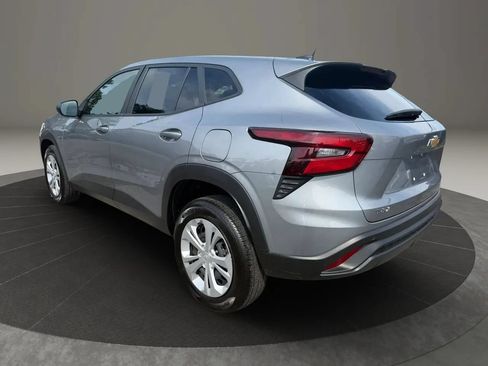 Used 2024 Chevrolet Trax LS w/ Driver Confidence Package FWD image 7