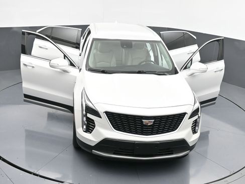 Used 2022 Cadillac XT4 Premium Luxury w/ Enhanced Visibility Package image 40