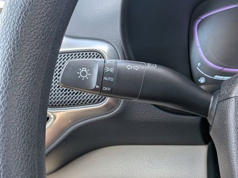 Used 2025 Kia Soul LX w/ LX Technology Package FWD image 28