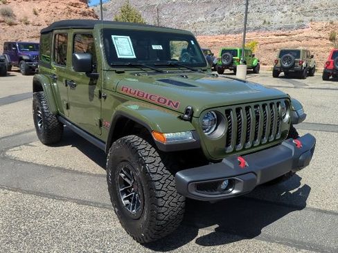 Used 2022 Jeep Wrangler Unlimited Rubicon AWD/4WD image 3
