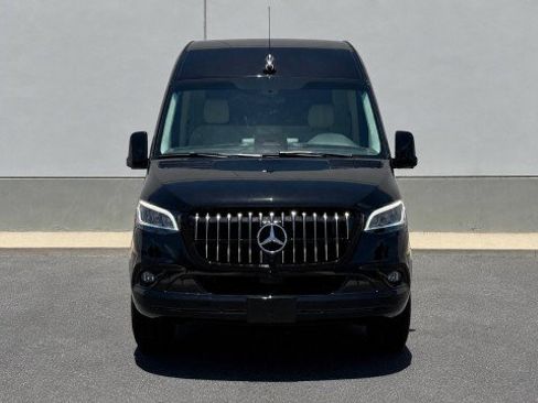 Used 2025 Mercedes-Benz Sprinter 2500 image 37