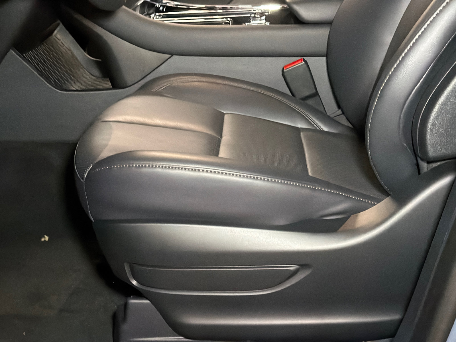 New 2027 Lincoln Aviator AWD image 16