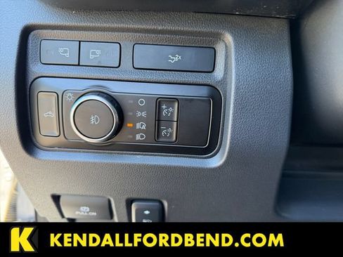Used 2023 Ford F350 Lariat w/ Lariat Ultimate Package AWD/4WD image 22