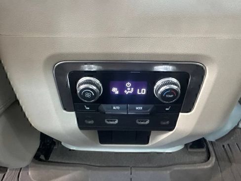 Used 2021 GMC Yukon Denali w/ Denali Premium Package RWD image 22