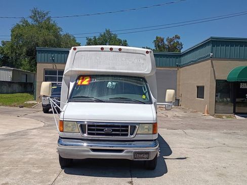 Used 2003 Ford E-450 and Econoline 450 RWD image 12
