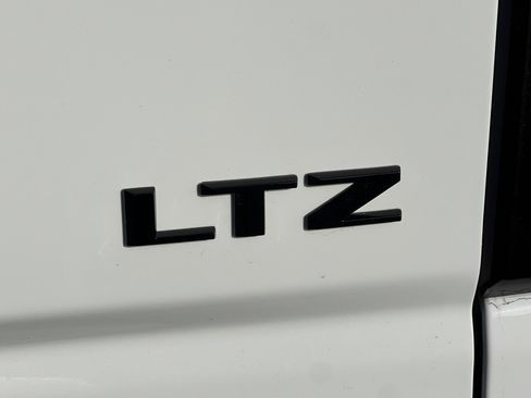 Used 2025 Chevrolet Silverado 2500 LTZ w/ LTZ Plus Package image 38