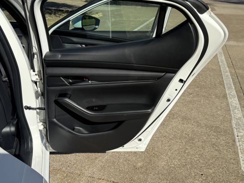 Used 2024 MAZDA MAZDA3 s image 14