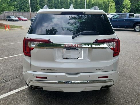 Used 2023 GMC Acadia Denali w/ Denali Technology Package AWD/4WD image 6