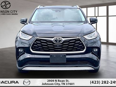 Used 2021 Toyota Highlander Platinum AWD/4WD image 3
