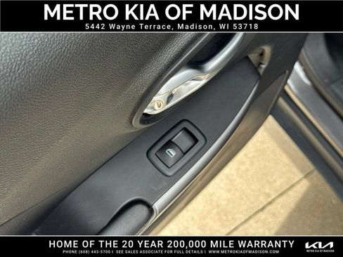 Used 2022 Jeep Cherokee Limited AWD/4WD image 24