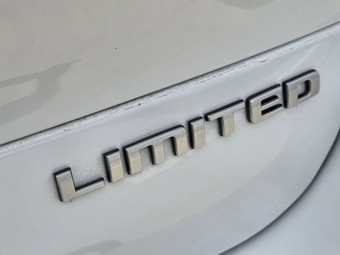 Used 2025 Jeep Grand Cherokee L Limited w/ Luxury Tech Group II AWD/4WD image 31