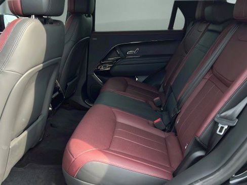 Used 2023 Land Rover Range Rover Sport SE Dynamic image 20