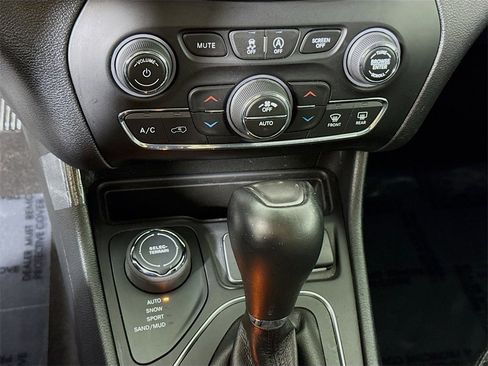 Used 2022 Jeep Cherokee Latitude Lux image 8