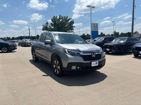 Used 2017 Honda Ridgeline RTL-T image 3