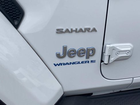 Used 2023 Jeep Wrangler Sahara image 13