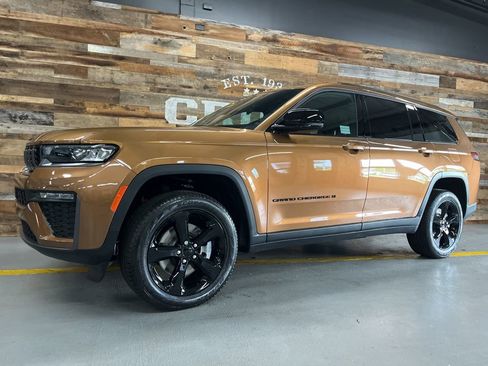 New 2026 Jeep Grand Cherokee L Limited AWD/4WD image 16