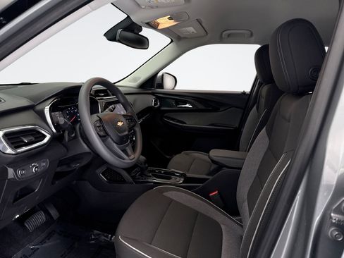 Used 2023 Chevrolet TrailBlazer LT w/ Convenience Package FWD image 10