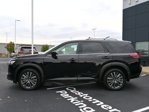 New 2025 Nissan Pathfinder SL w/ SL Premium Package image 5