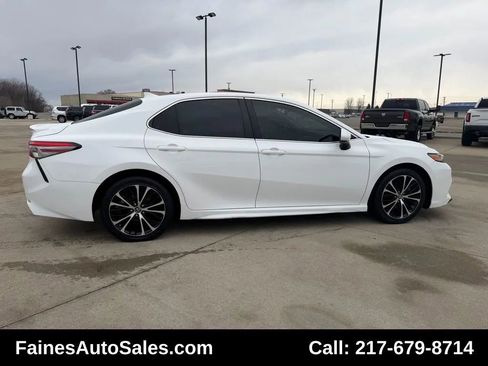 Used 2019 Toyota Camry SE image 22