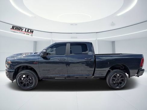 New 2026 RAM 2500 Laramie AWD/4WD image 6