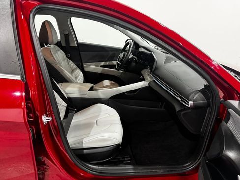 Used 2025 Hyundai Elantra Limited FWD image 20