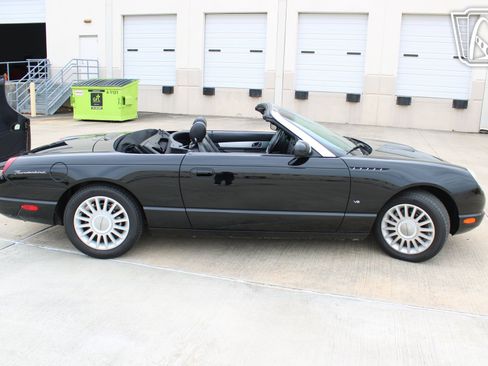 Used 2004 Ford Thunderbird RWD image 4