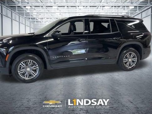 Used 2025 Chevrolet Traverse LT AWD/4WD image 6