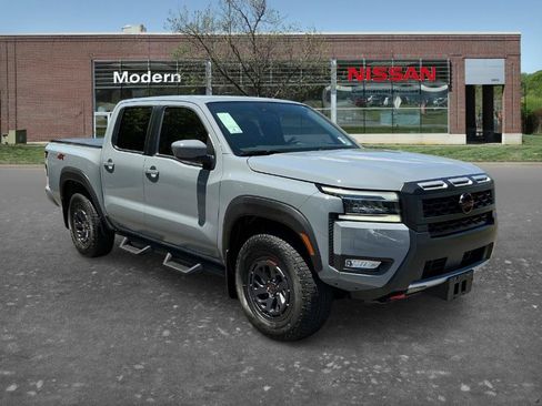 Certified 2025 Nissan Frontier PRO-4X AWD/4WD image 5