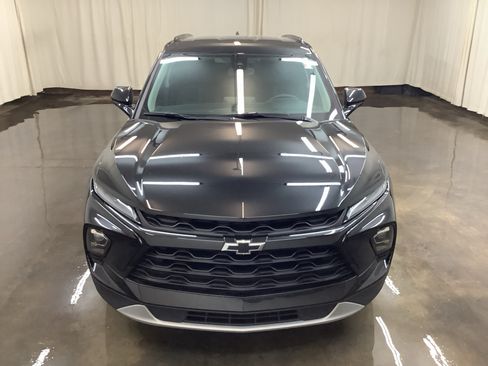 Used 2023 Chevrolet Blazer LT w/ Convenience Package FWD image 2