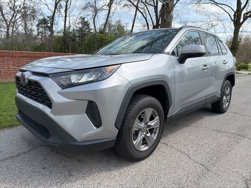 Used 2022 Toyota RAV4 LE image 2