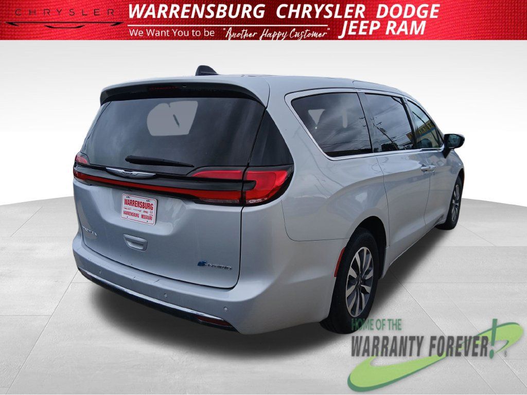 Used 2024 Chrysler Pacifica Limited FWD image 10