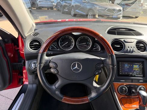 Used 2005 Mercedes-Benz SL 500 image 2