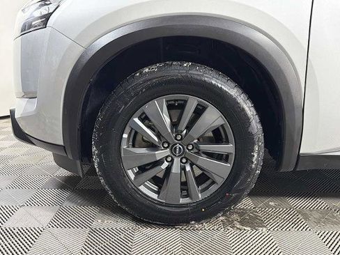 Certified 2024 Nissan Pathfinder SV image 29