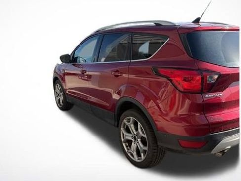 Used 2019 Ford Escape Titanium image 2