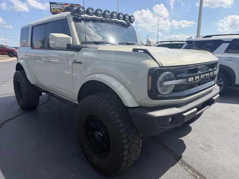 Used 2025 Ford Bronco Outer Banks AWD/4WD image 8